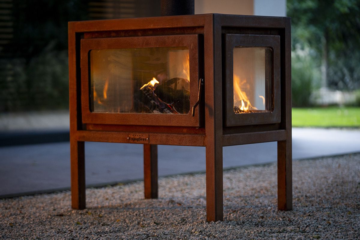 Geniet van meer warmte, sfeer en gezelligheid in je tuin met de Enjoyfires houtkachel Fuera